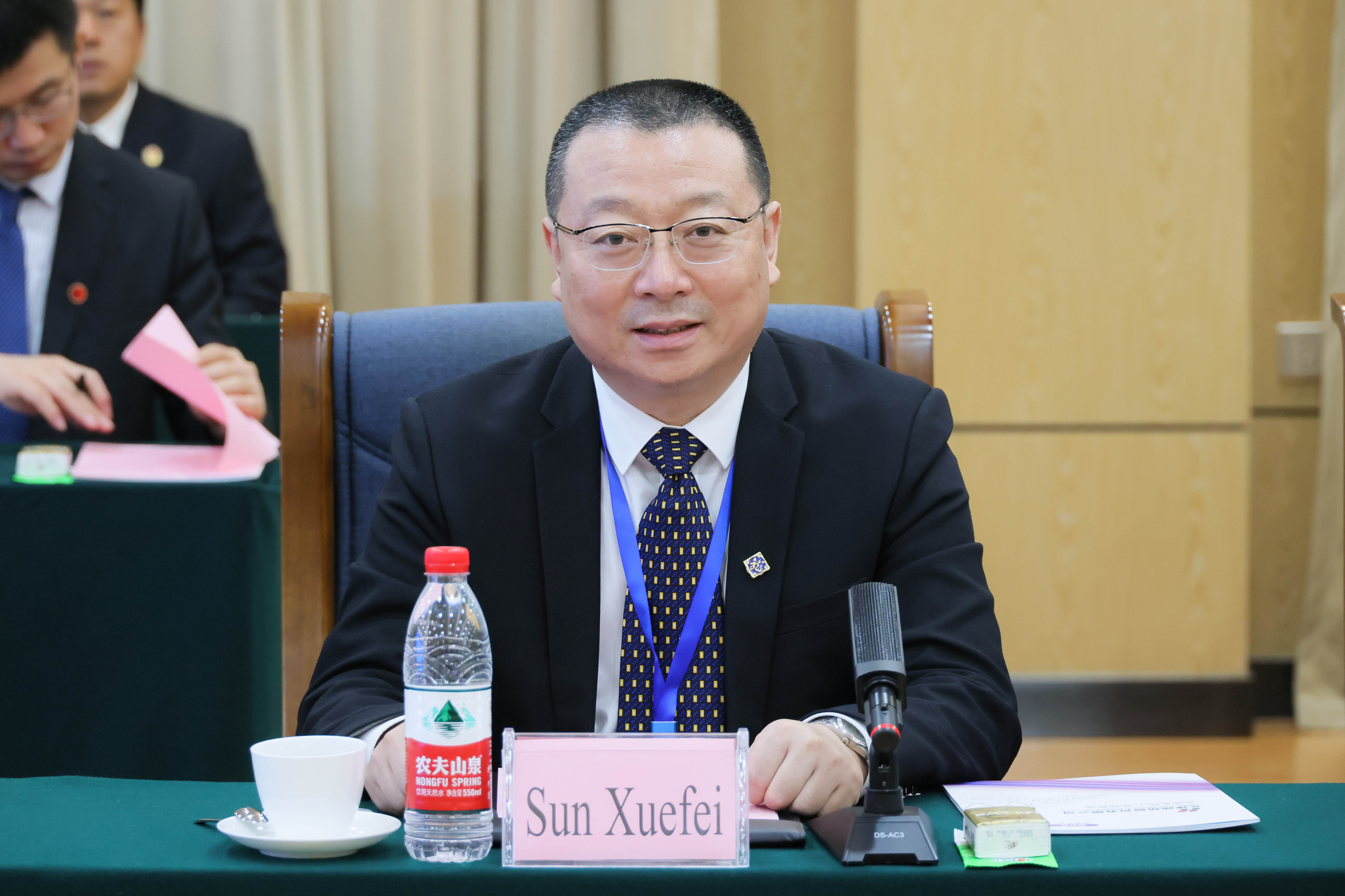 媒体聚焦 | 冈比亚总统巴罗率代表团访问哈尔滨并到访ag真人平台官方股份(图3)